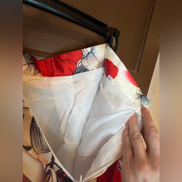 ❌SOLD❌Full A-Line Skirt w/ Italian Flowers and Design Size S - Picture 8 of 8